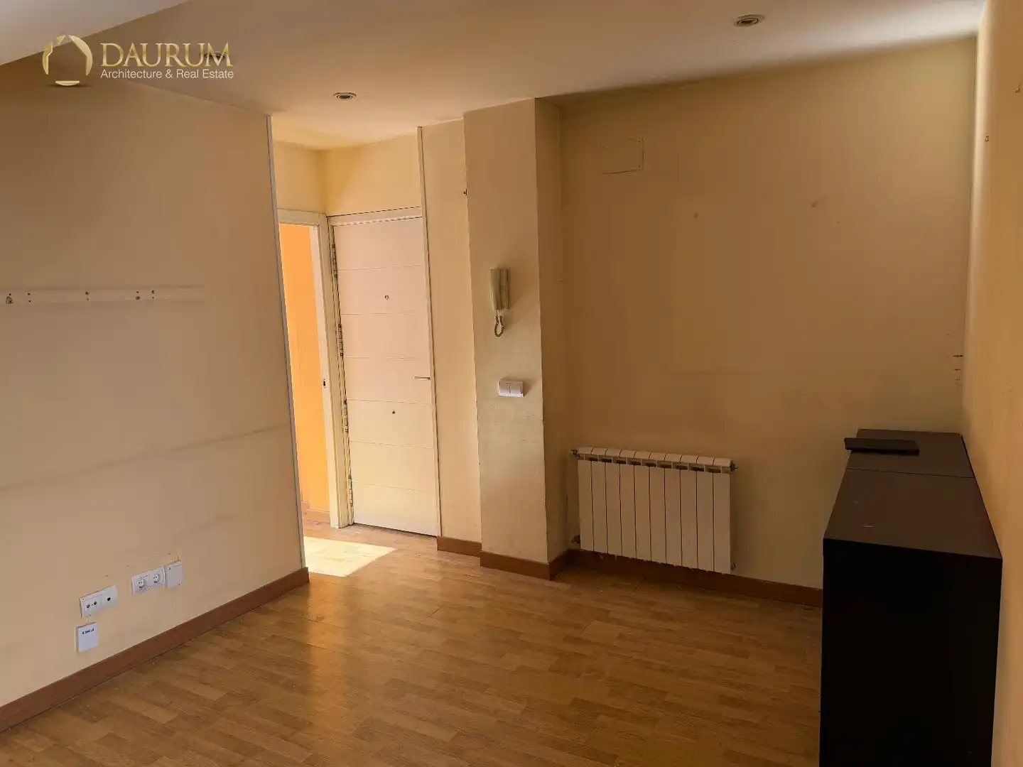 Bedroom of Flat for sale in Madrid  with Air Conditioner, Heating and Storage room
