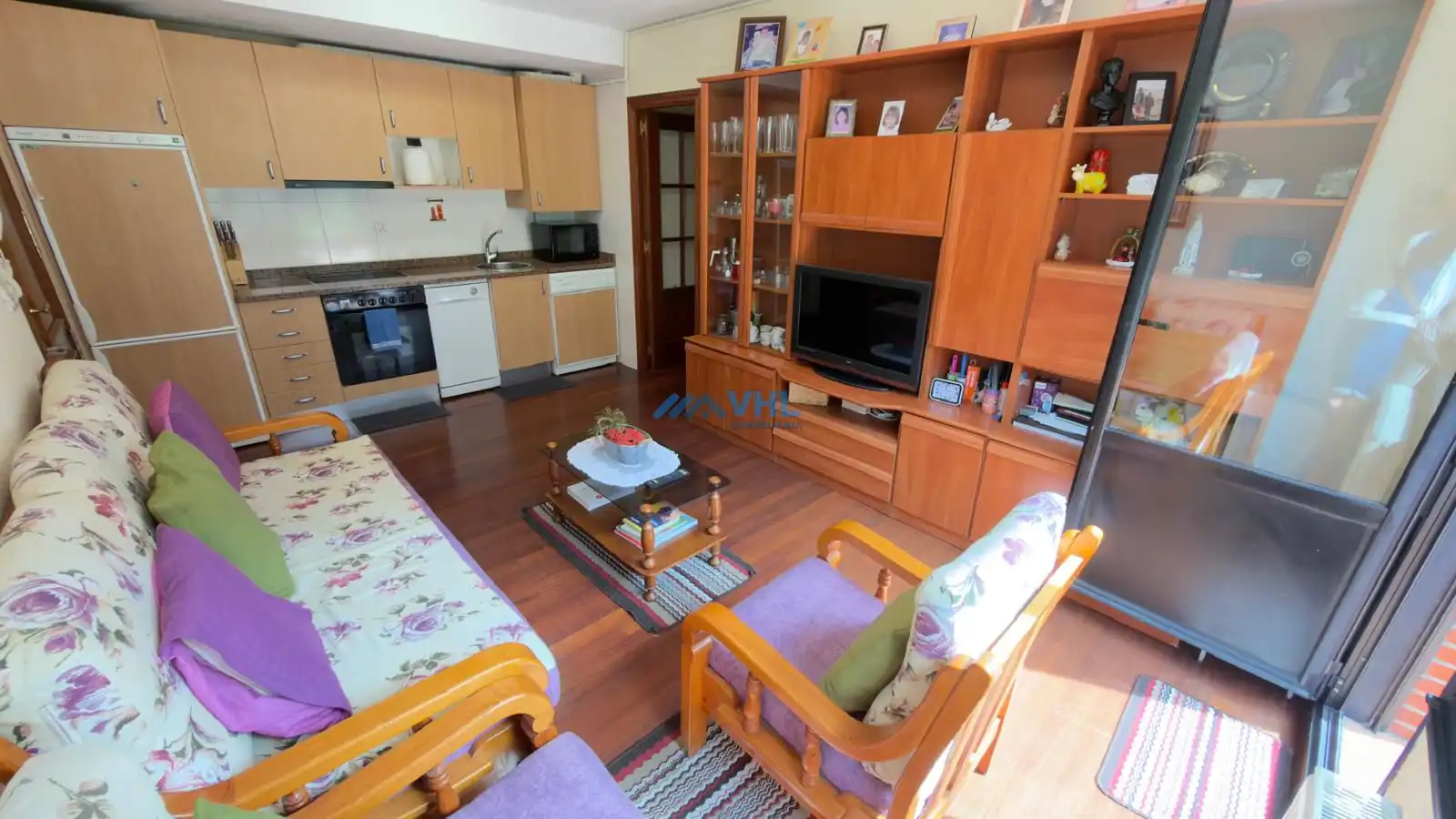 Sala d'estar de Pis en venda en Castro-Urdiales amb Calefacció, Terrassa i Moblat