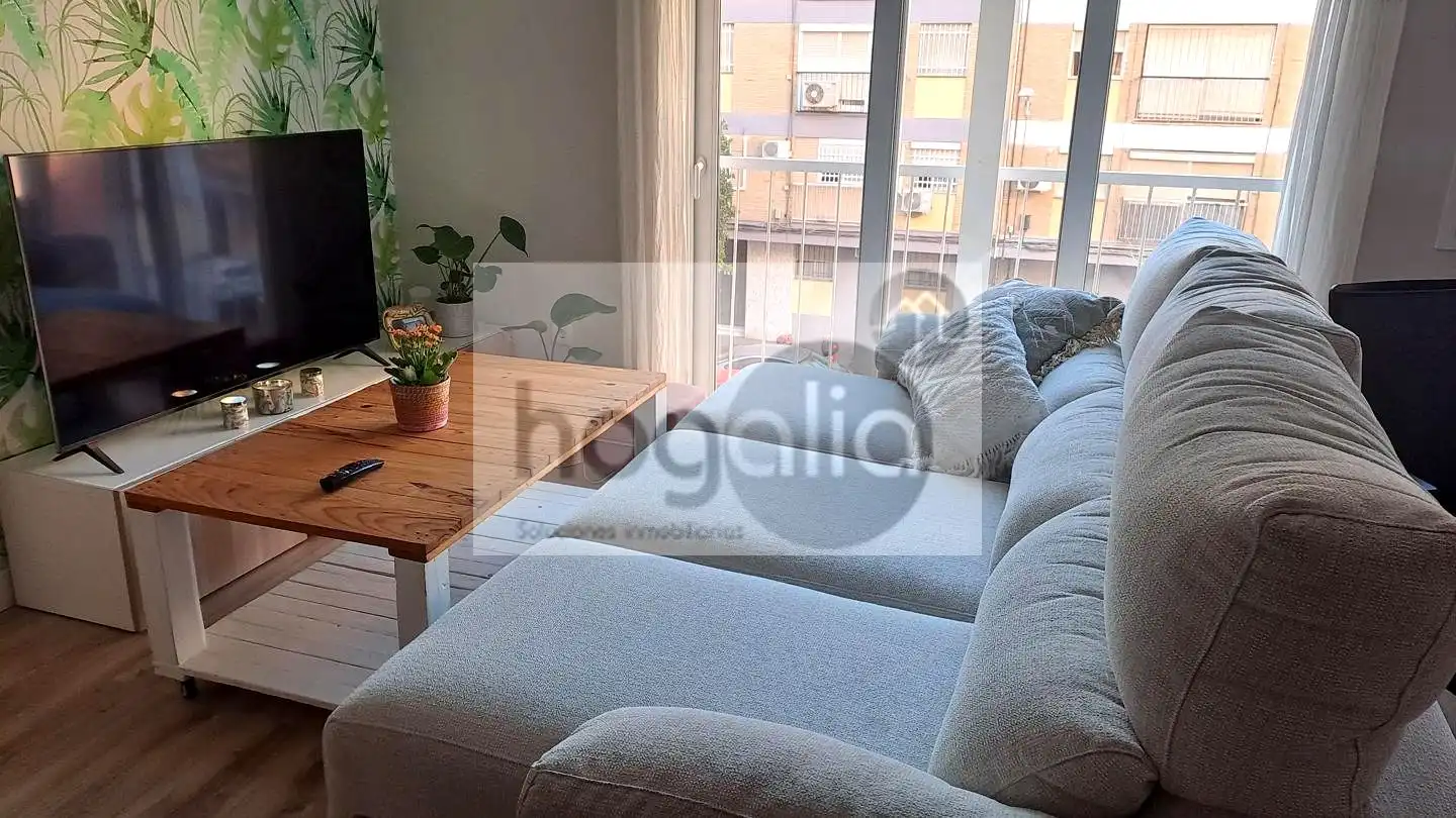 Sala de estar de Piso de alquiler en Sevilla con Aire acondicionado, Amueblado y Balcón