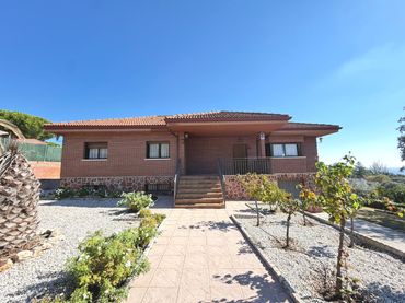 Villa con balcone in vendita a Villa del Prado