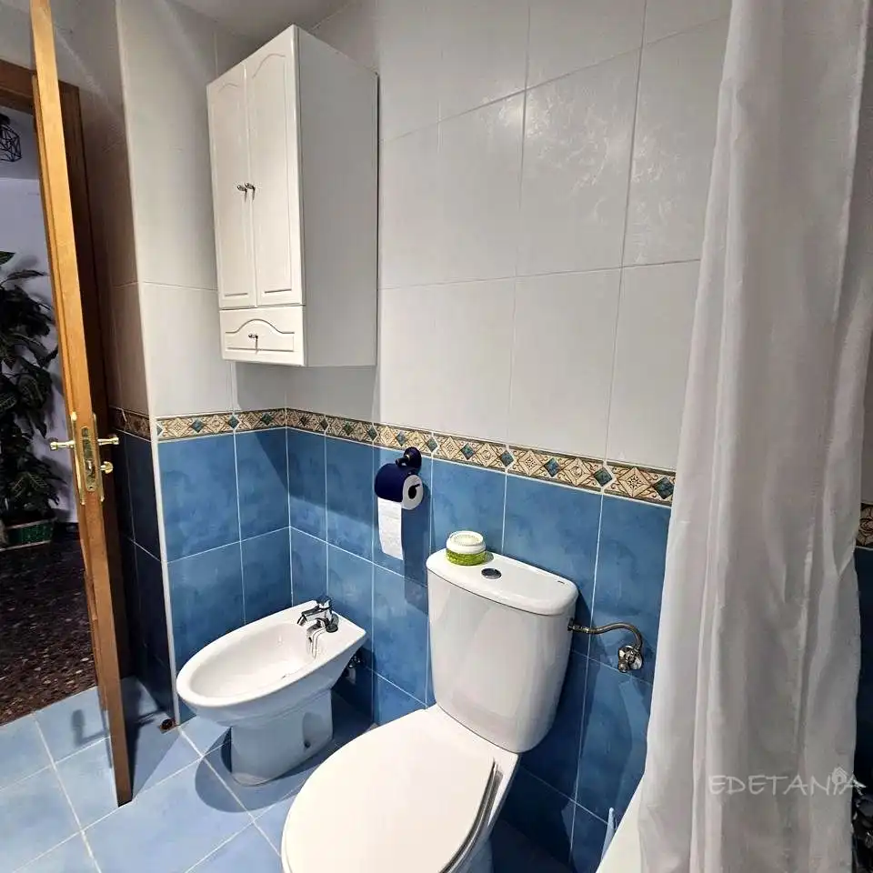 Baño de Piso de alquiler en Alfara del Patriarca con Aire acondicionado, Amueblado y Balcón