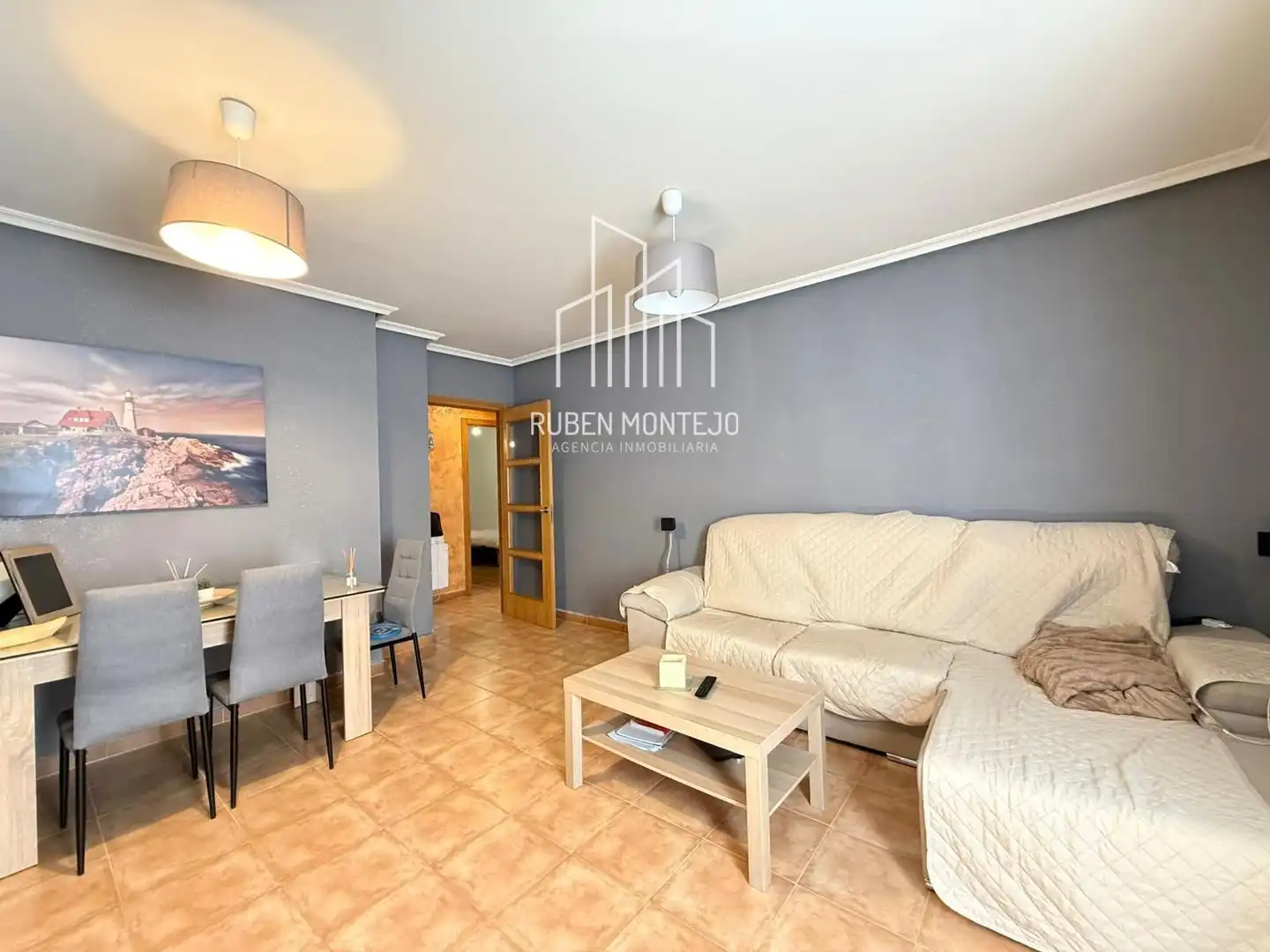 Vista exterior de Piso en venta en Castellanos de Moriscos con Calefacción, Horno y Lavadora