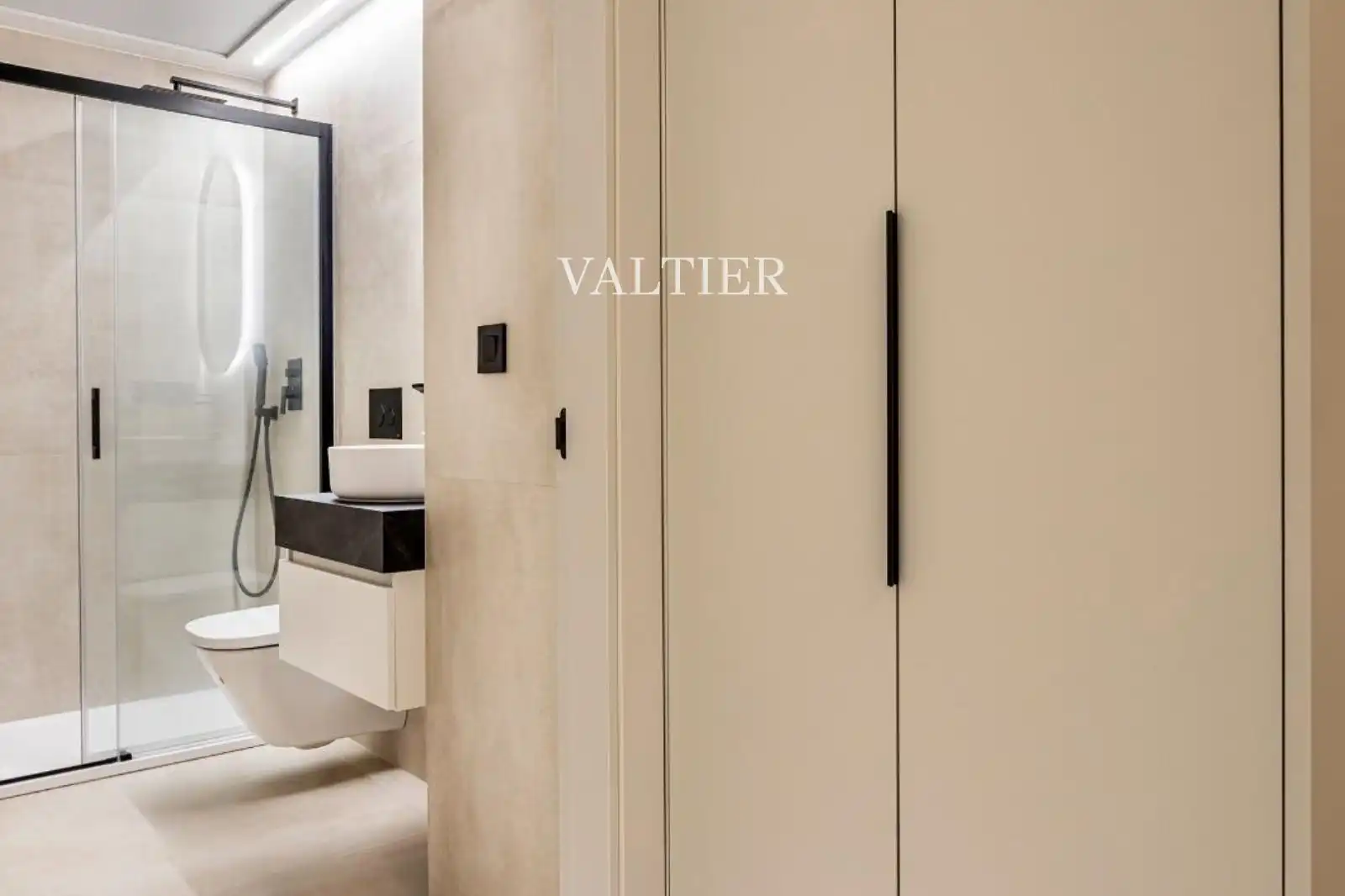 Bathroom of Flat for sale in Valencia
