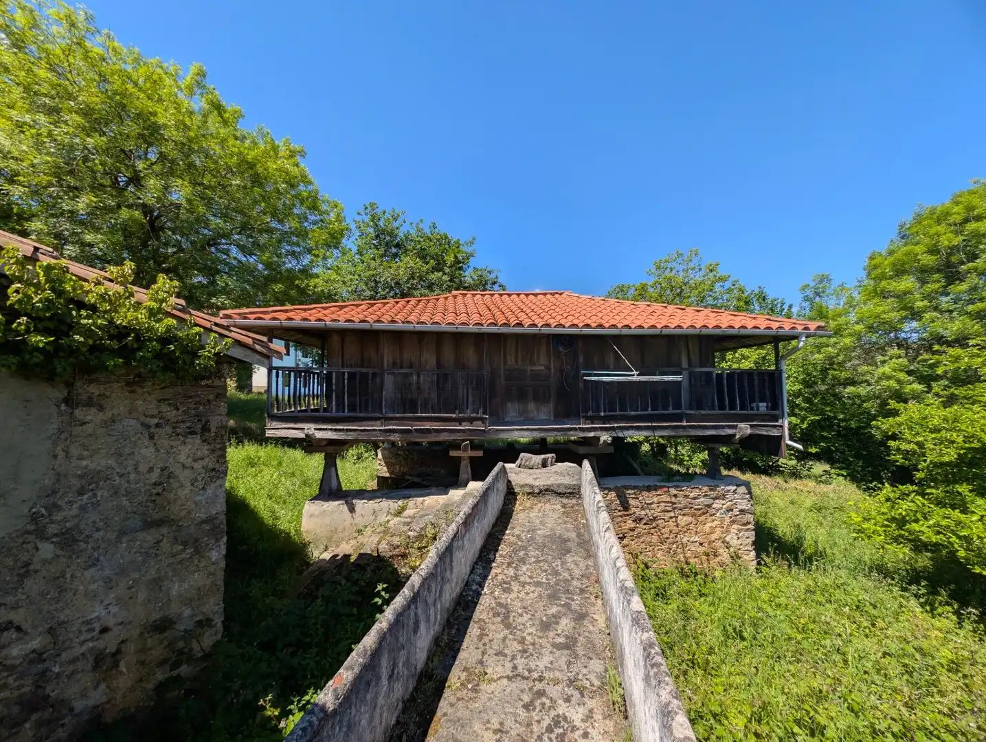 Vista exterior de Casa o chalet en venta en Salas con Jardín privado, Terraza y Trastero