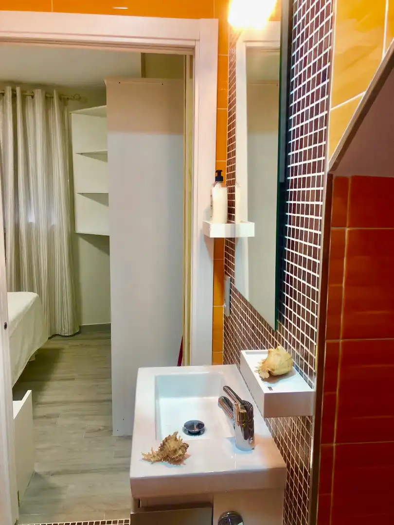 Bany de Apartament de lloguer en Trujillo amb Aire condicionat, Calefacció i Moblat