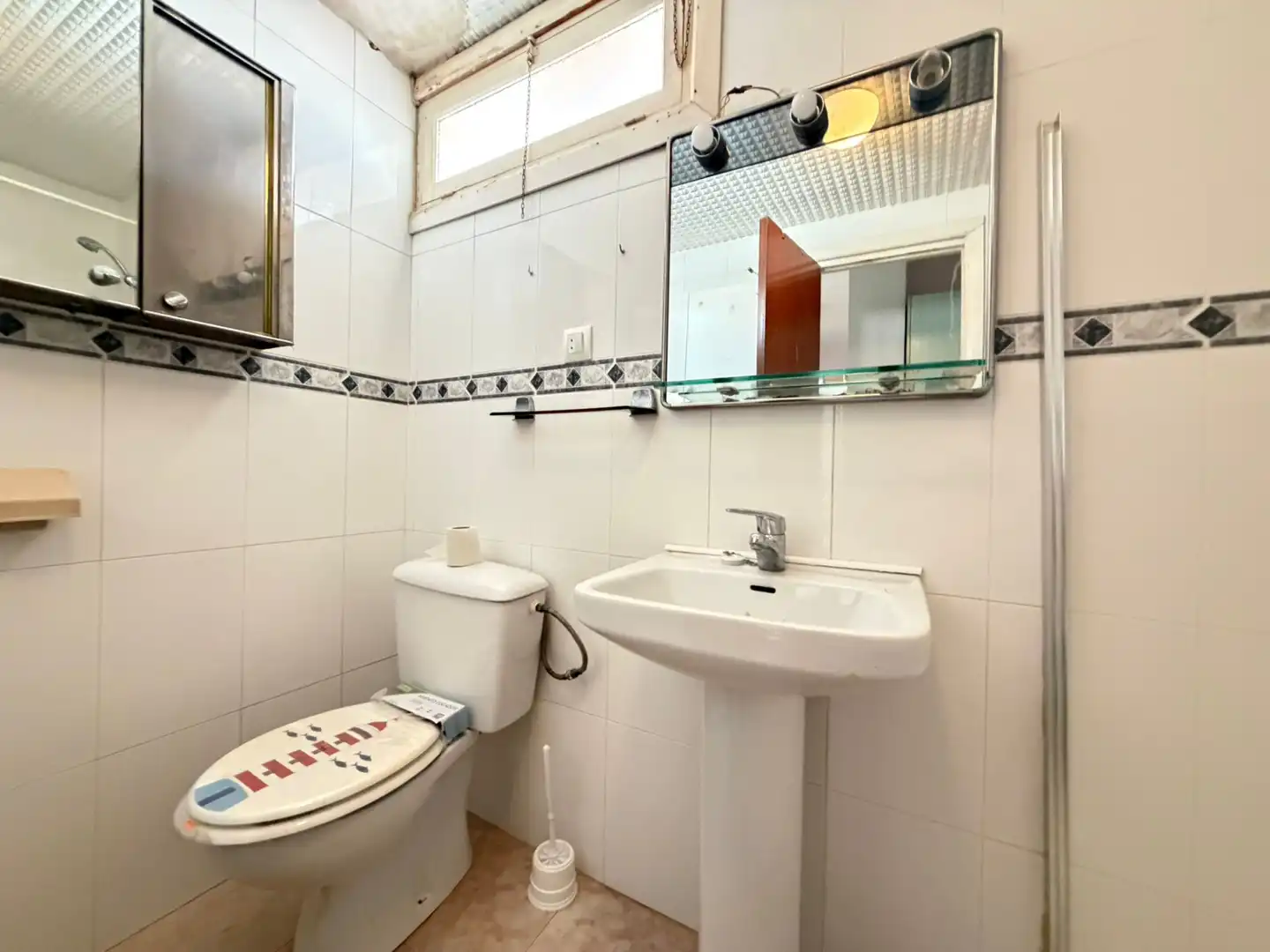 Baño de Piso en venta en Pilar de la Horadada con Amueblado, Horno y Balcón