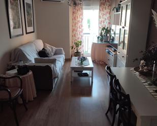 Sala d'estar de Apartament en venda en Ciudad Real Capital amb Aire condicionat