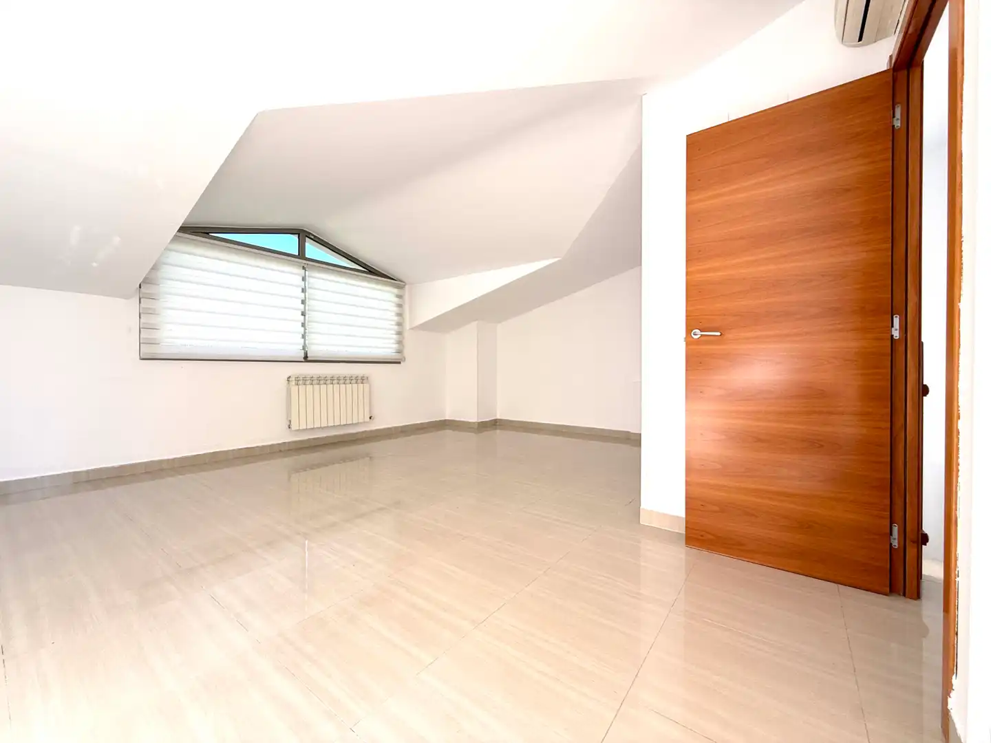 Semi-detached house with pool for sale in Carrer d'Escornalbou, imagen 38