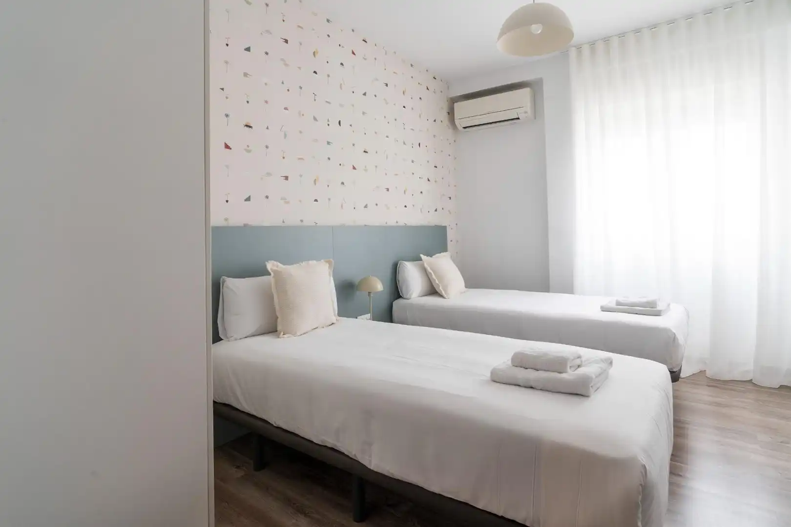 Bedroom of Flat for rent in Valencia  with Air Conditioner, Heating and Furnished