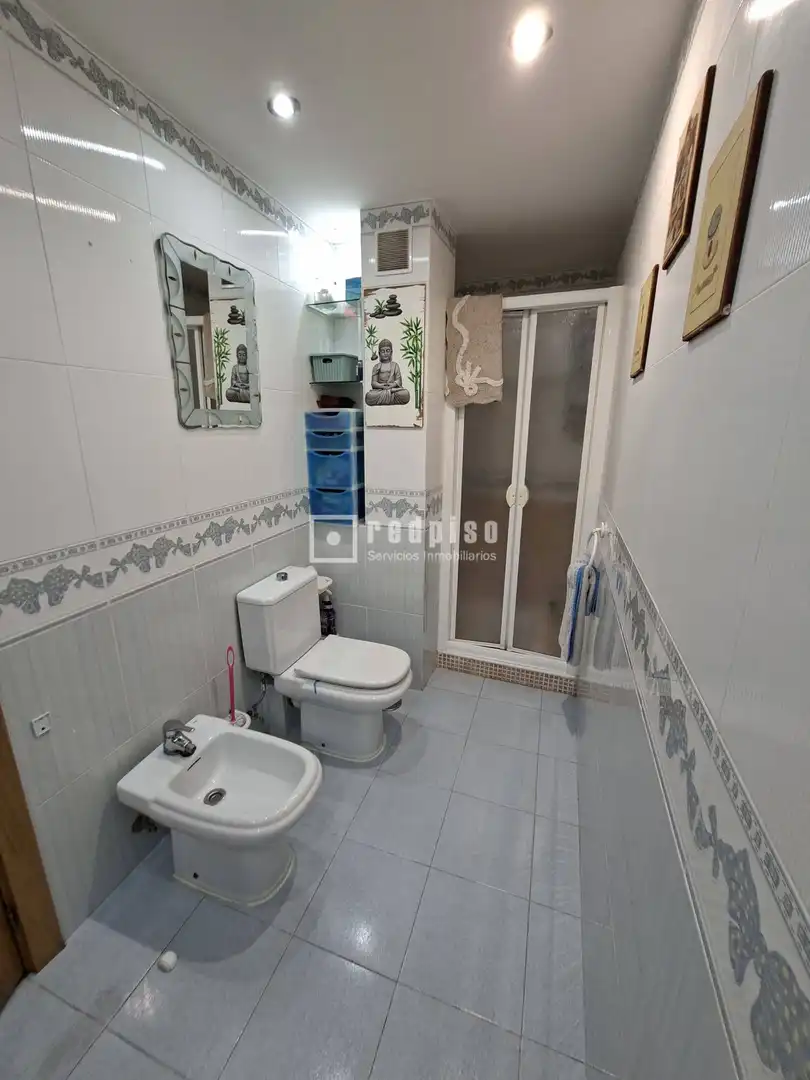 Baño de Piso en venta en Getafe con Calefacción, Terraza y Amueblado