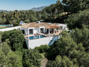 Xalet amb piscina en venda a Benahavís pueblo