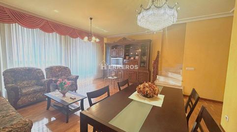 Foto 4 de Casa adosada en venda a Avda. de Burgos, Portillejo - Valdegastea, La Rioja