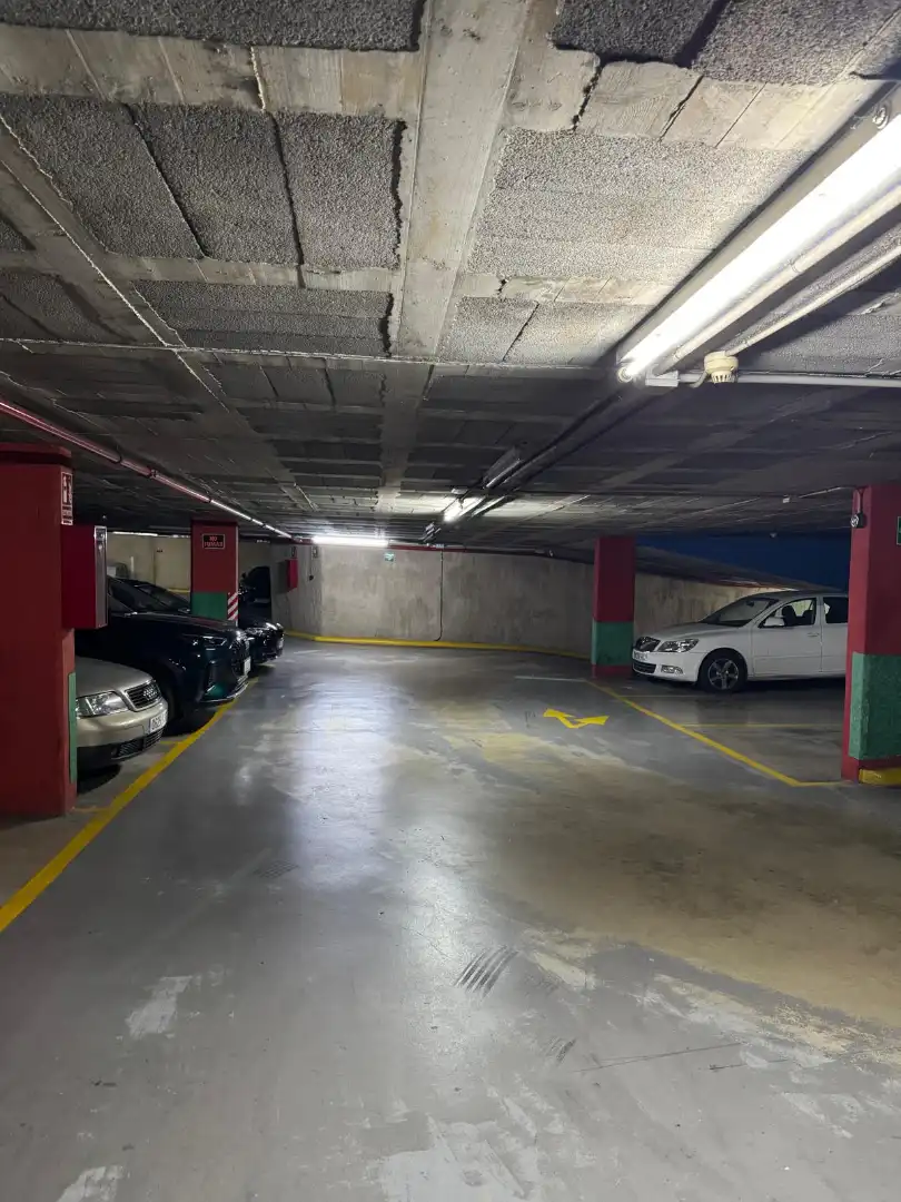 Parkplatz von Garage zum Verkauf in Badalona mit Alarm