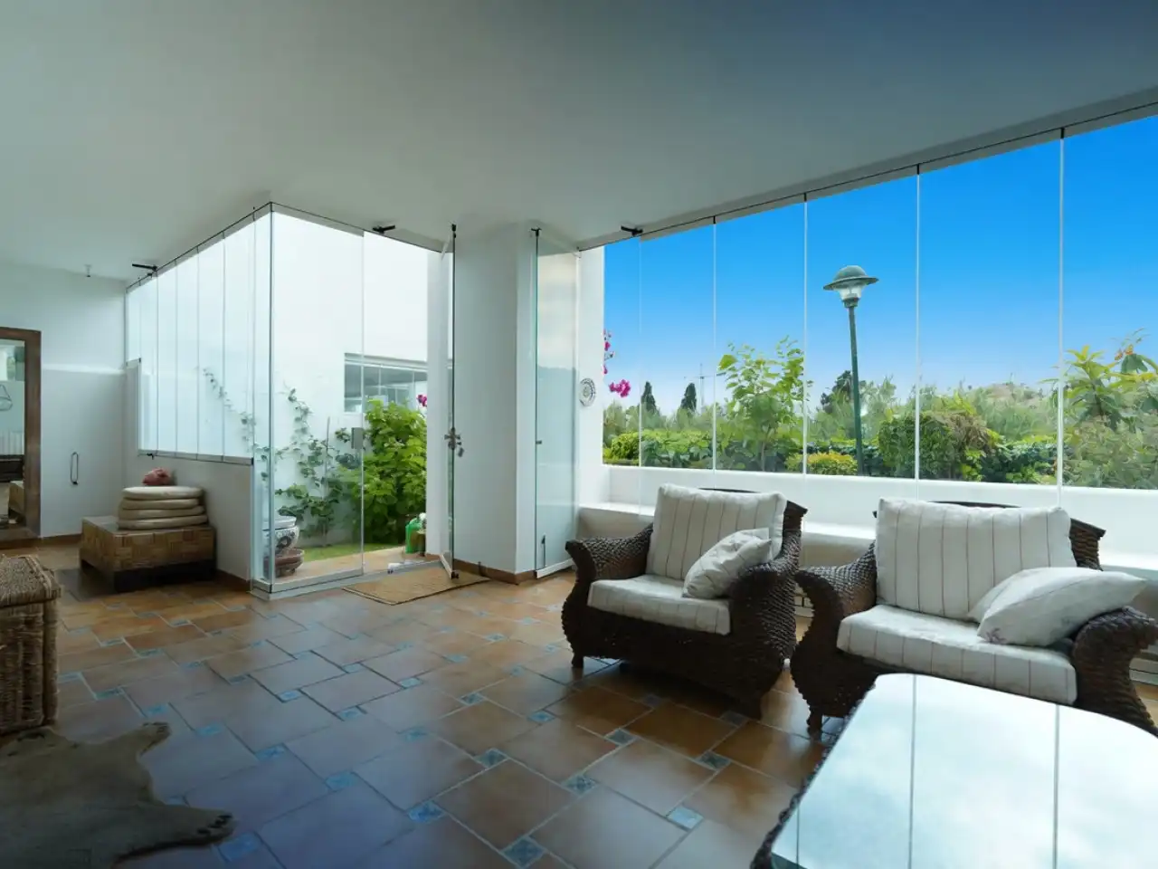 Terraza de Planta baja en venta en Marbella con Aire acondicionado, Calefacción y Jardín privado