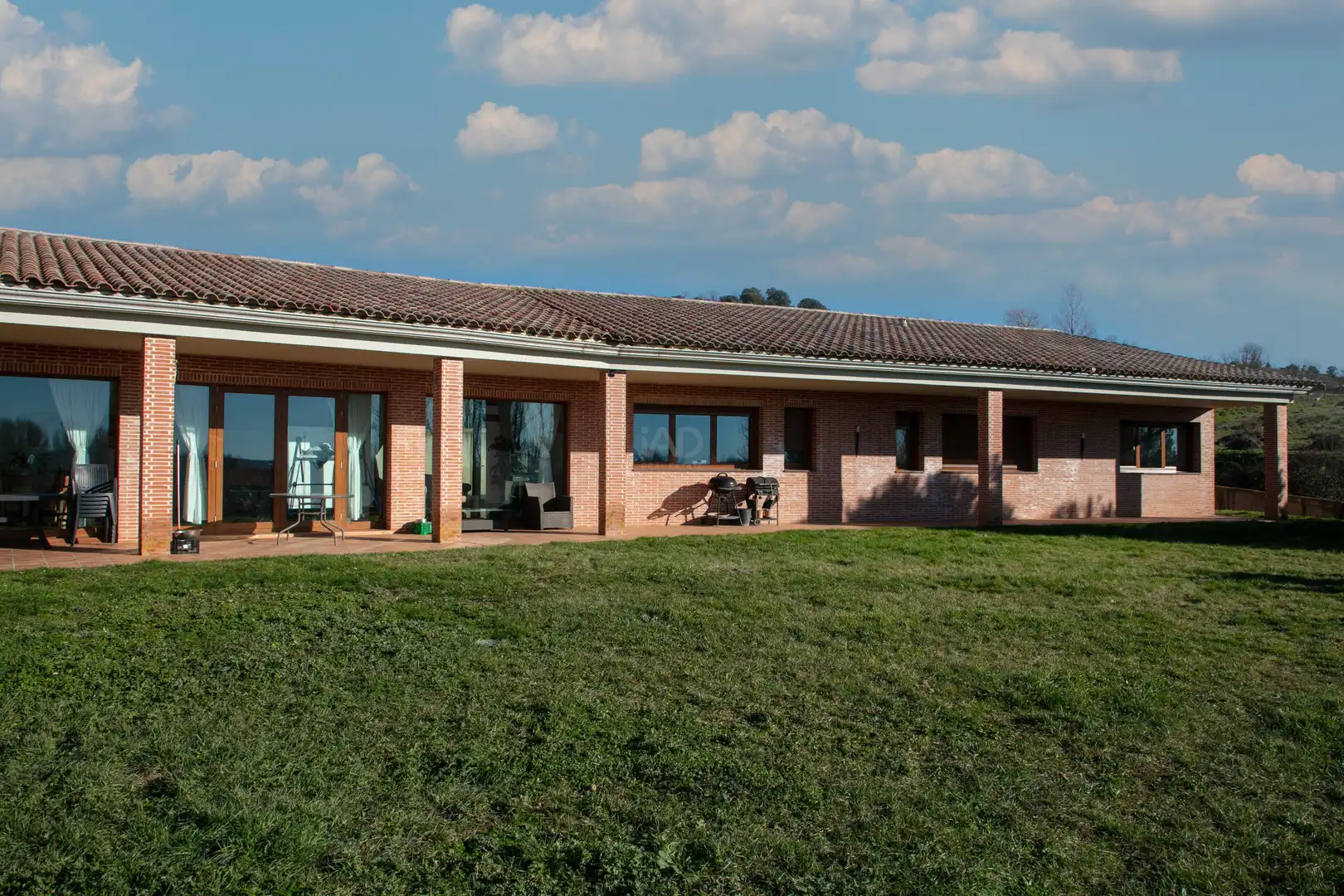 Exterior view of Houses for sale in Villaquilambre  with Heating