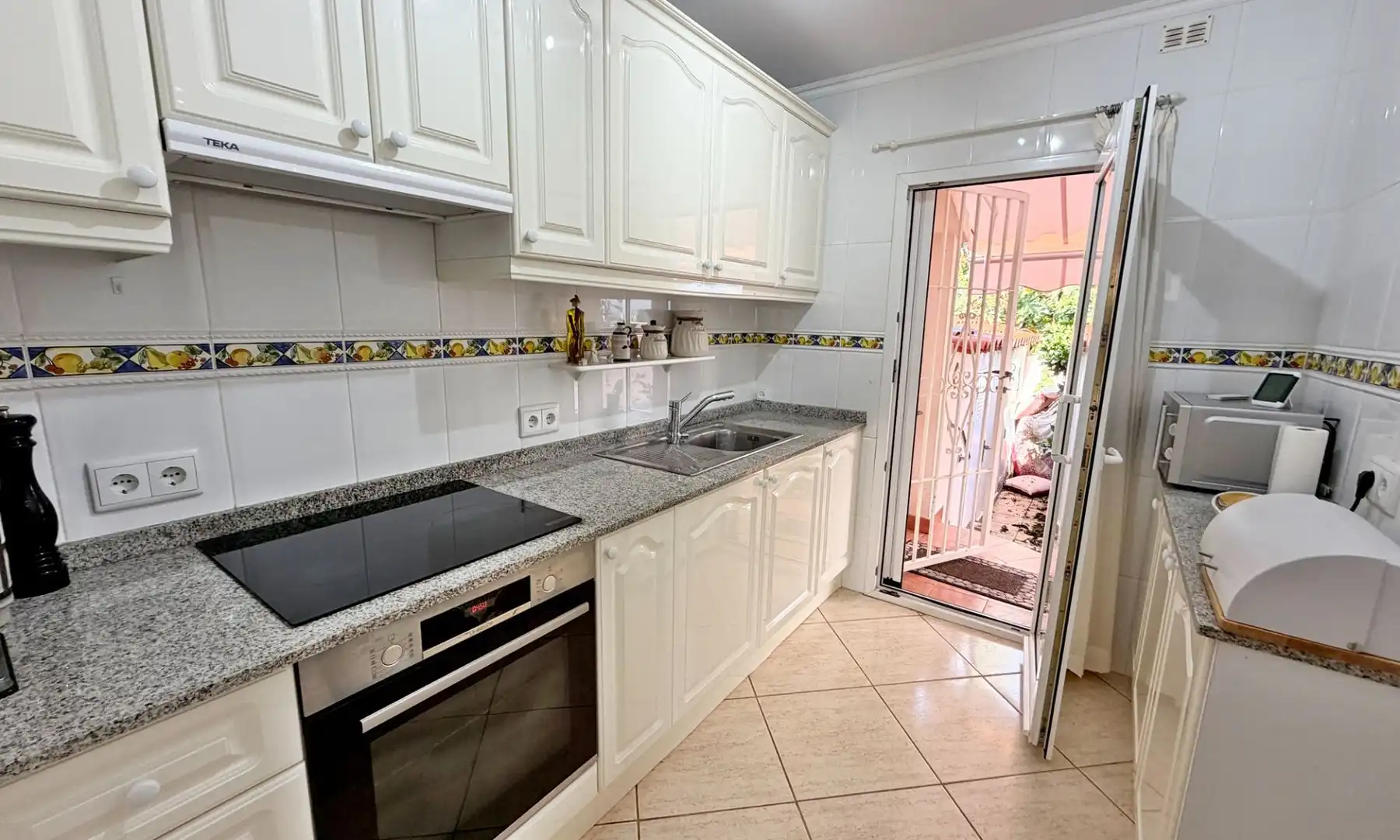 Kitchen of Houses for sale in Dénia  with Air Conditioner, Heating and Private garden