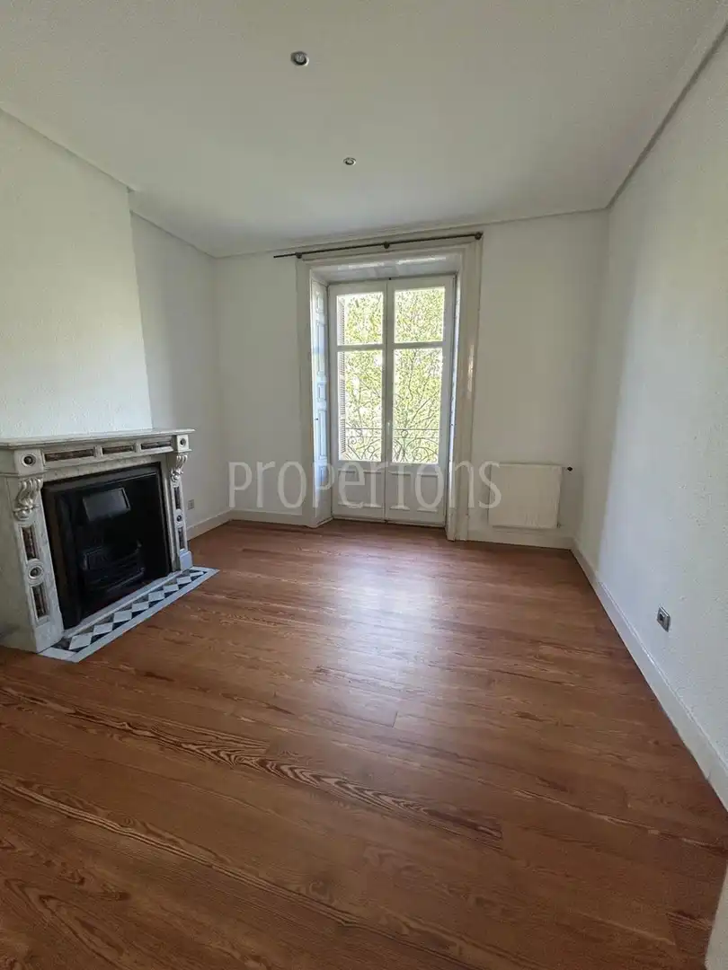 Bedroom of Office for rent in Bilbao 