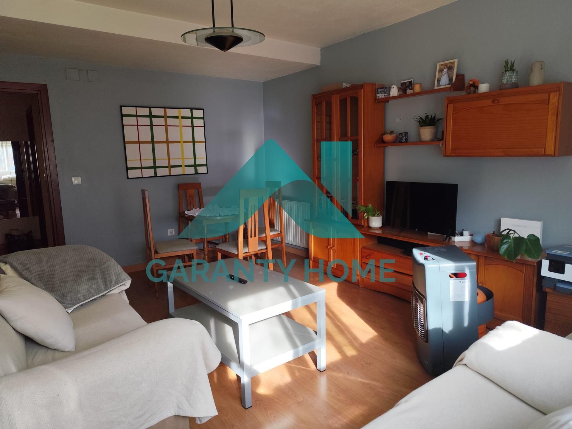 Sala d'estar de Apartament de lloguer en Cáceres Capital amb Calefacció