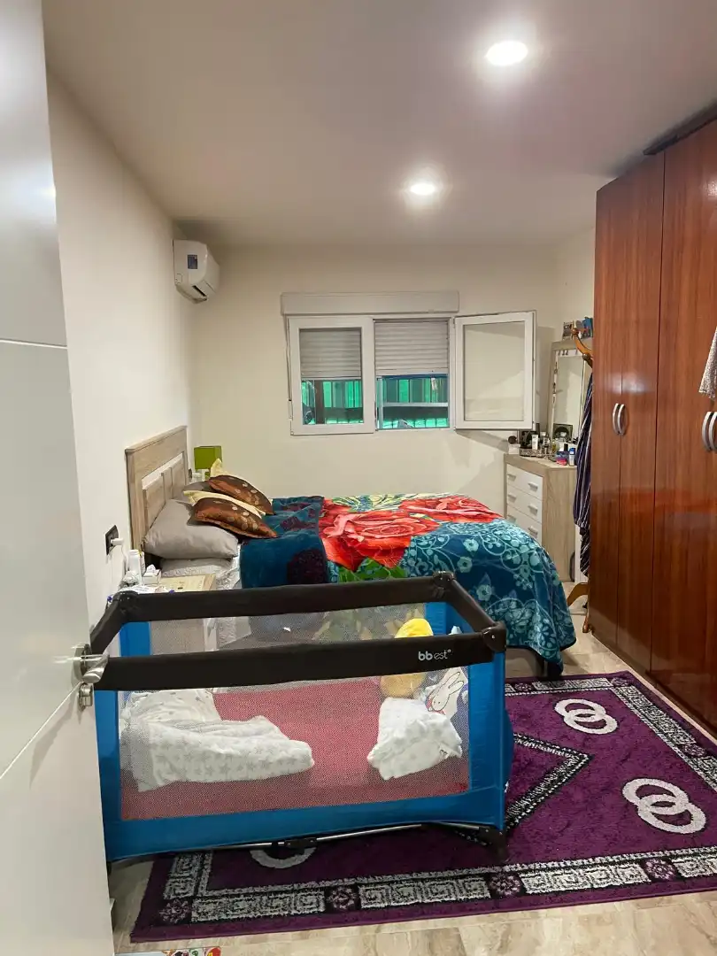 Habitación de Piso en venta en Granada con Aire acondicionado