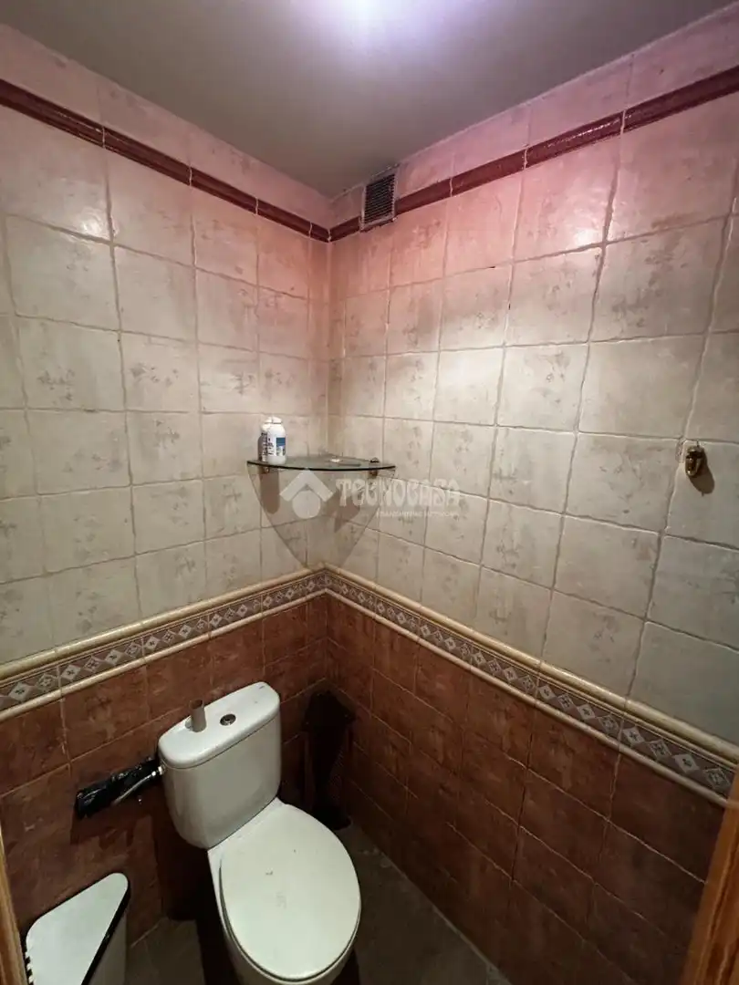 Baño de Local en venta en Coslada