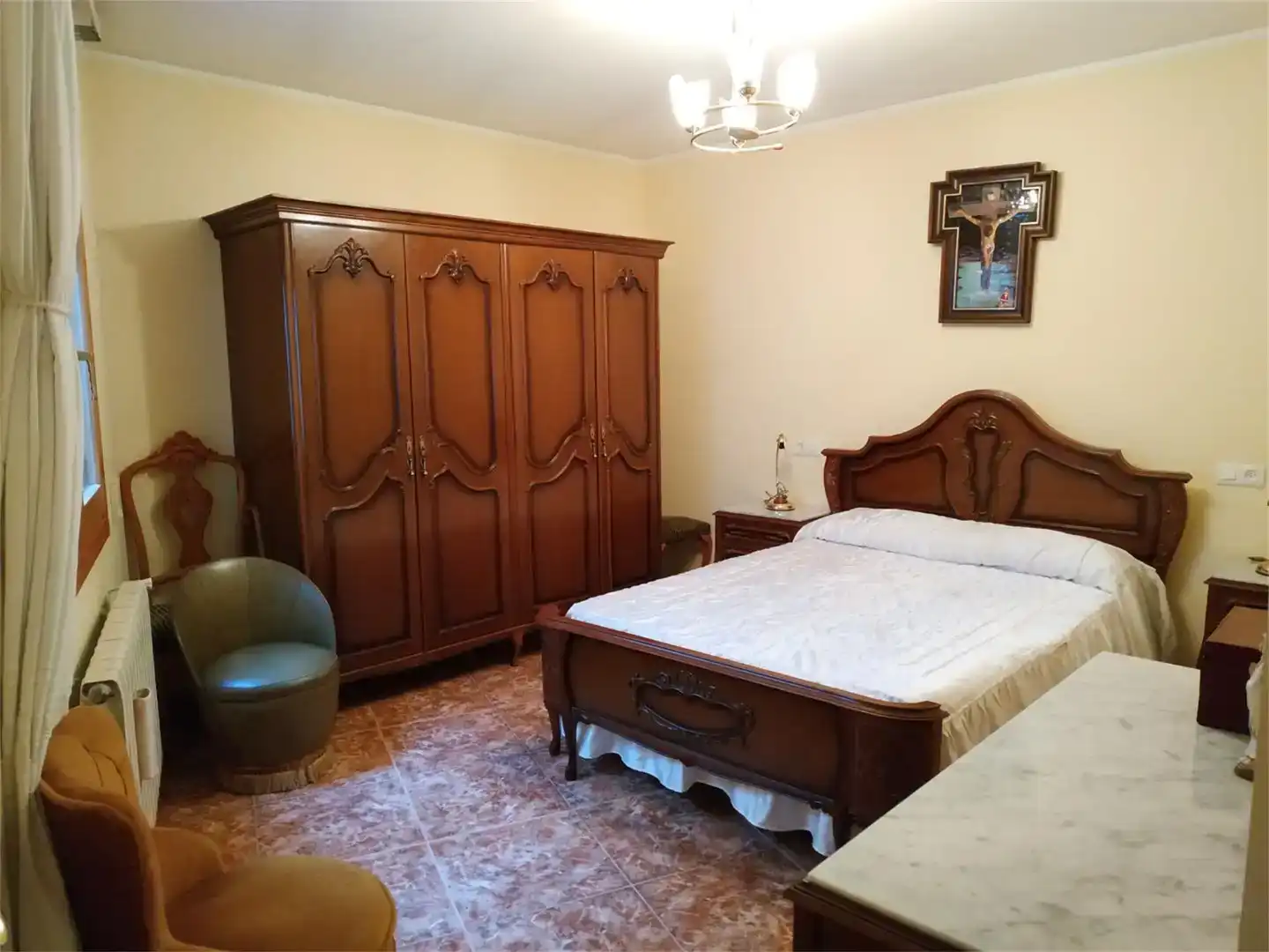 Habitación de Casa adosada en venta en Calanda con Amueblado y Balcón