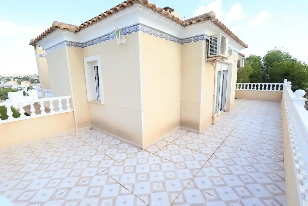 Detached house with pool for sale in Calle LOS PIRINEOS, imagen 24