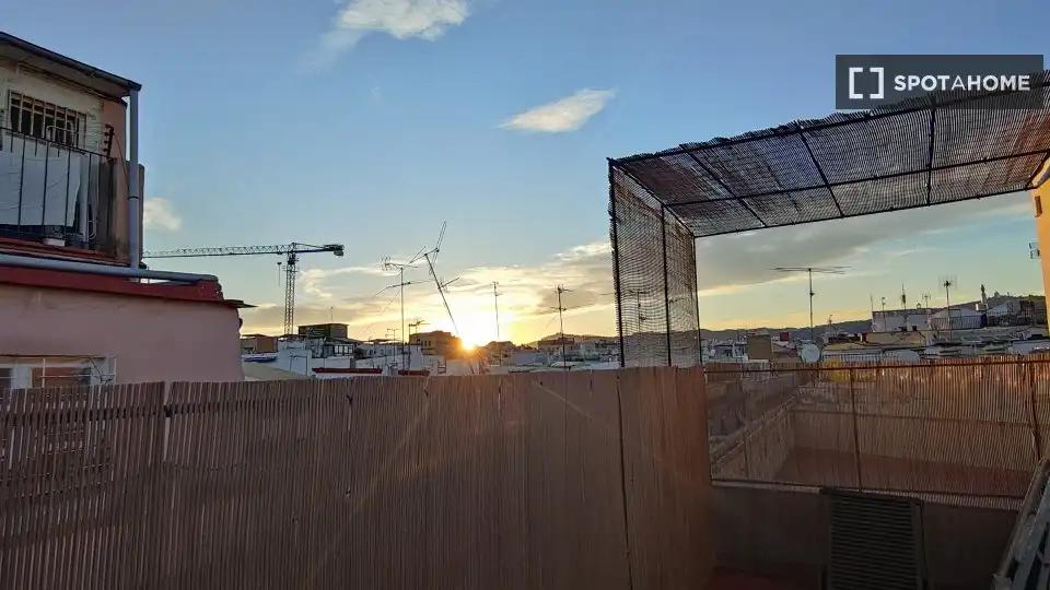 Appartamento con terrazza in affitto a Ciutat Vella, imagen 18
