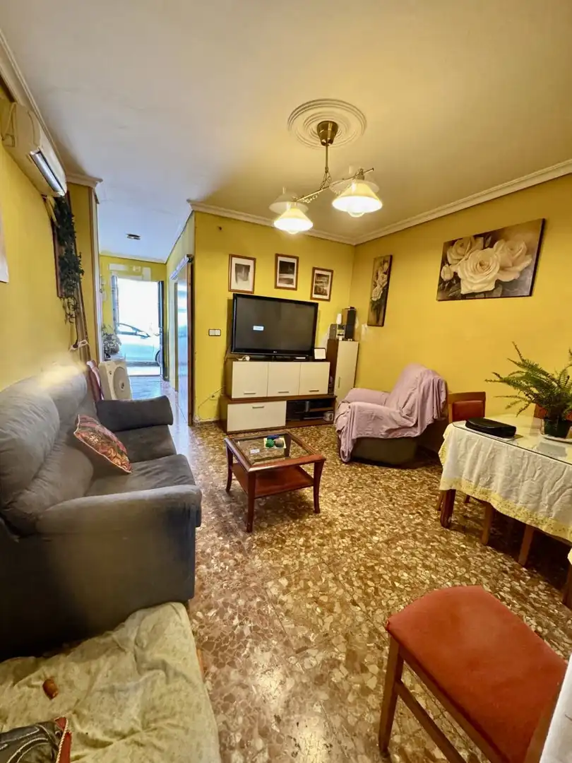 Sala d'estar de Casa o xalet en venda en Sevilla amb Aire condicionat