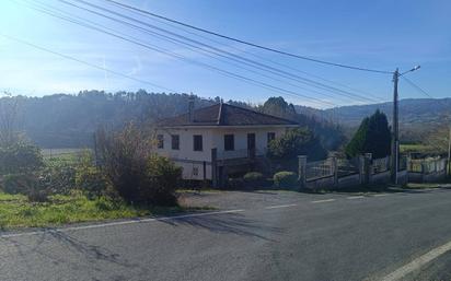 Vista exterior de Casa o xalet en venda en Trazo amb Calefacció, Jardí privat i Terrassa