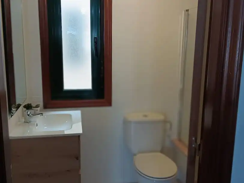 Baño de Piso de alquiler en Arteixo con Calefacción, Parquet y Amueblado