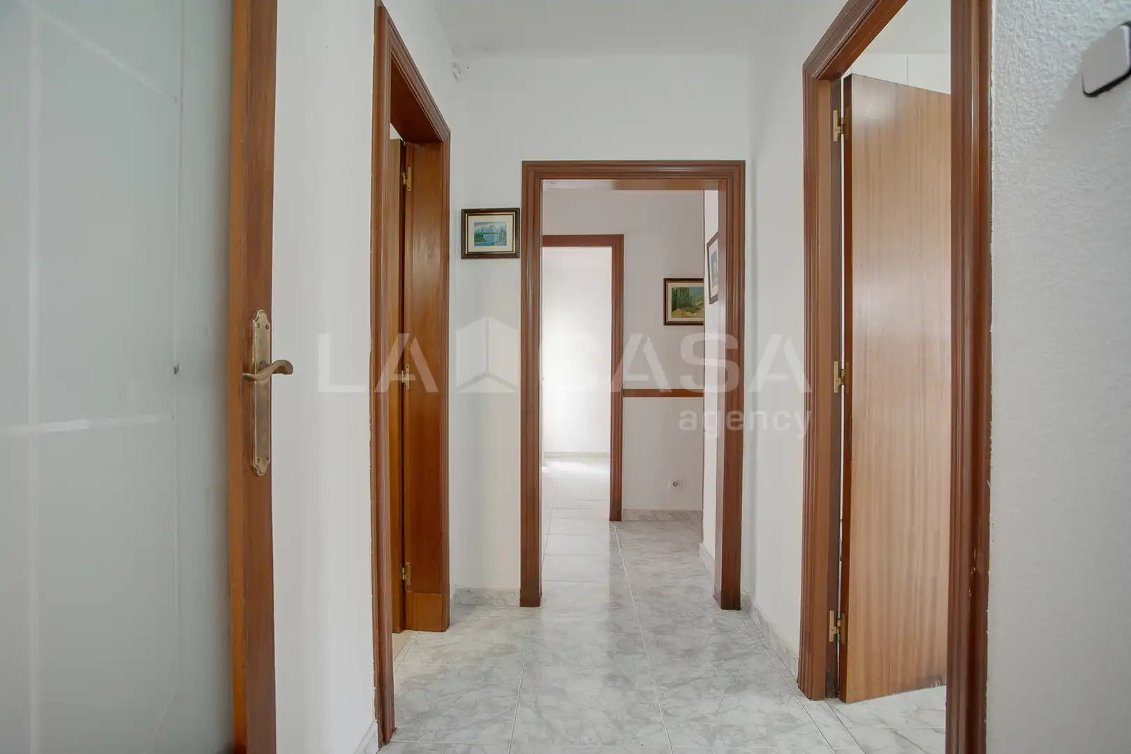 Piso en venta en L'Hospitalet de Llobregat con Calefacción y Balcón