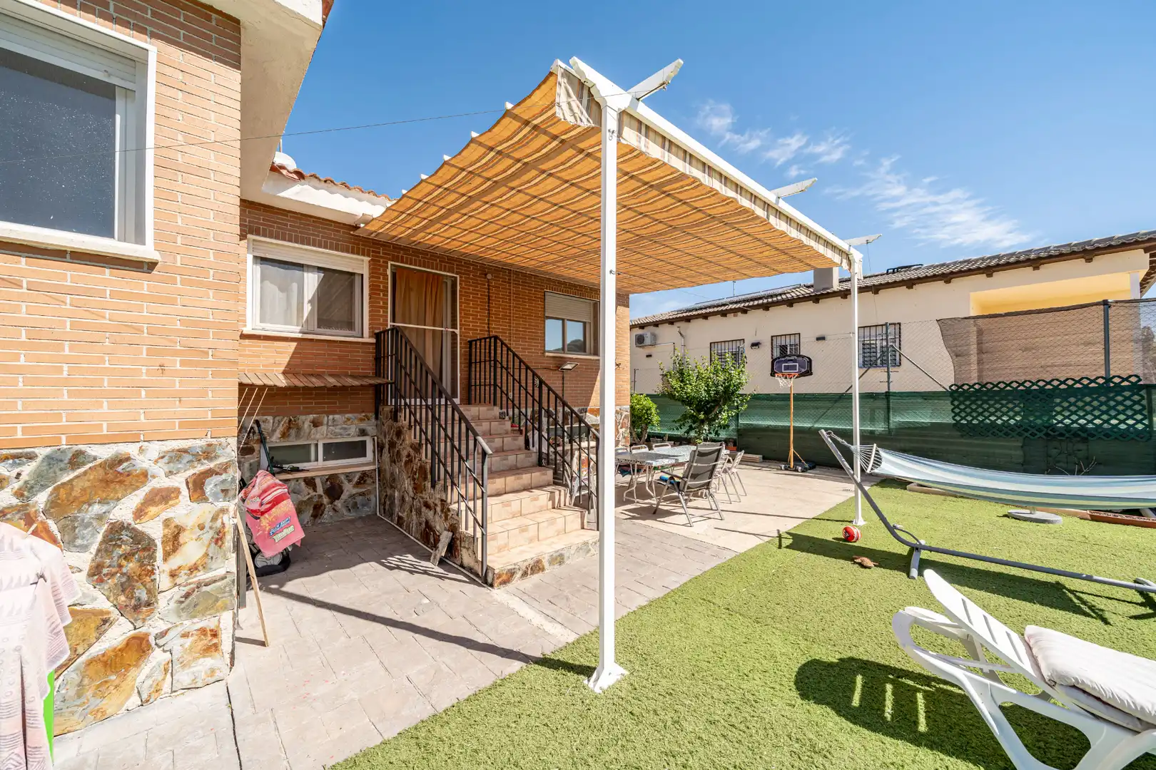 Terraza de Casa o chalet en venta en Chiloeches con Aire acondicionado, Calefacción y Jardín privado