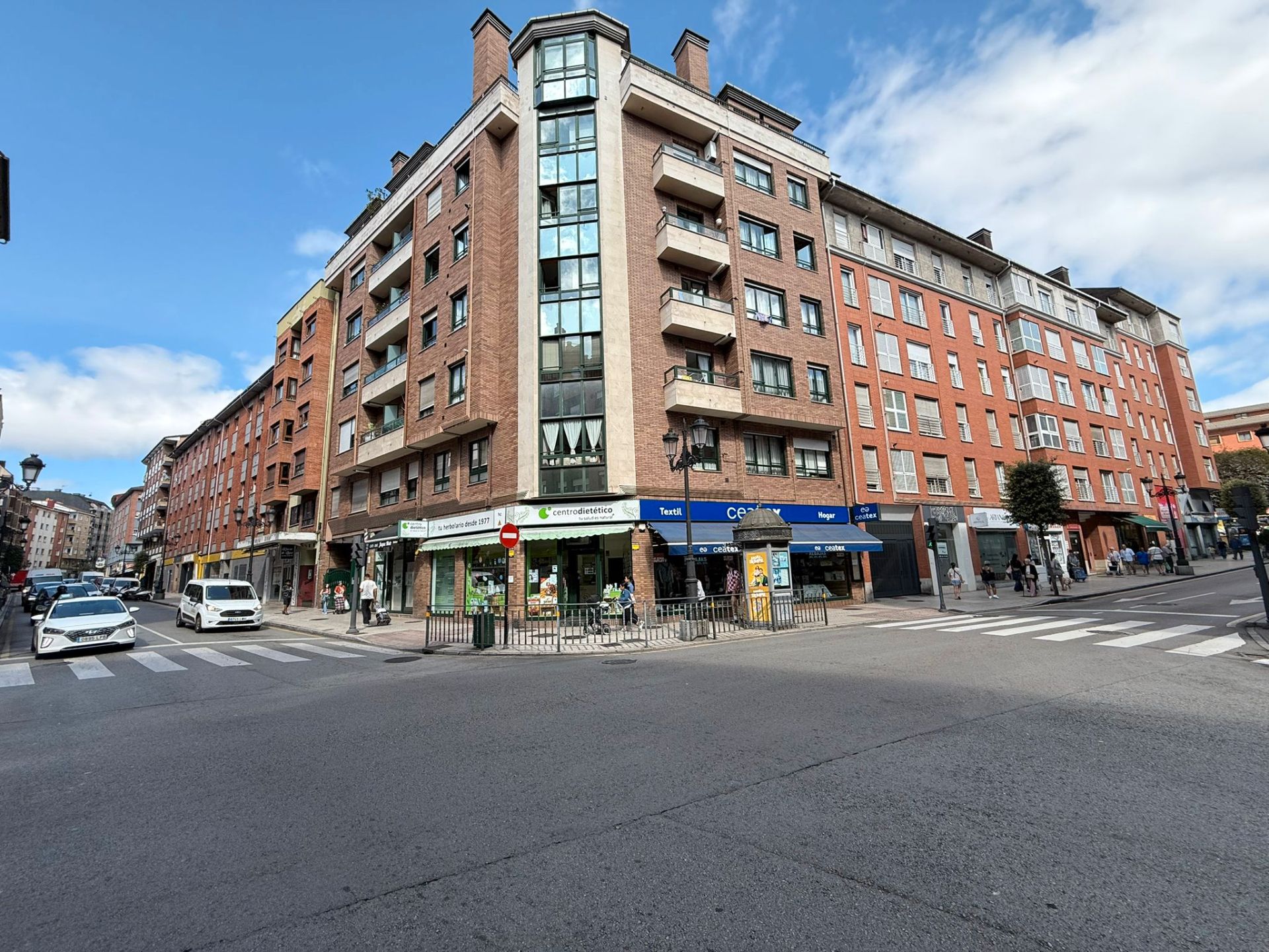 Vista exterior de Apartament en venda en Oviedo  amb Calefacció i Moblat