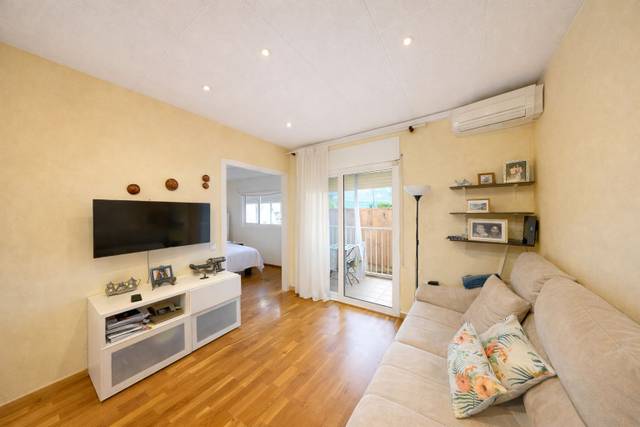 Piso en Venta en Carrer Mare de Déu dels Desemparats en La Torrassa