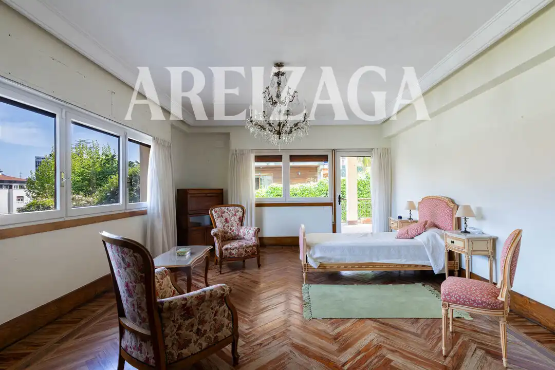 Habitación de Casa o chalet en venta en Donostia - San Sebastián  con Calefacción, Jardín privado y Terraza