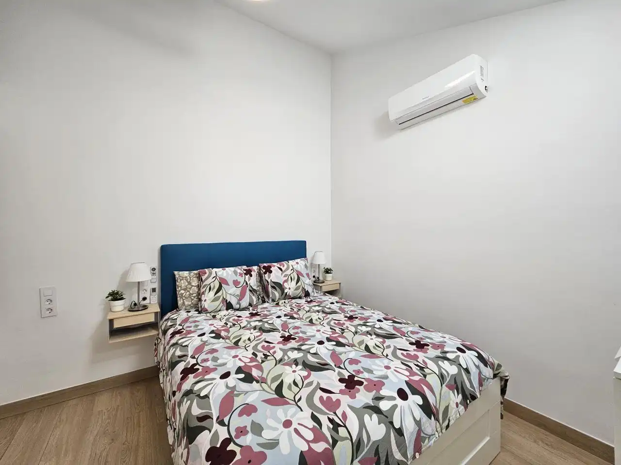 Dormitori de Dúplex de lloguer en San Bartolomé de Tirajana amb Aire condicionat, Terrassa i Moblat