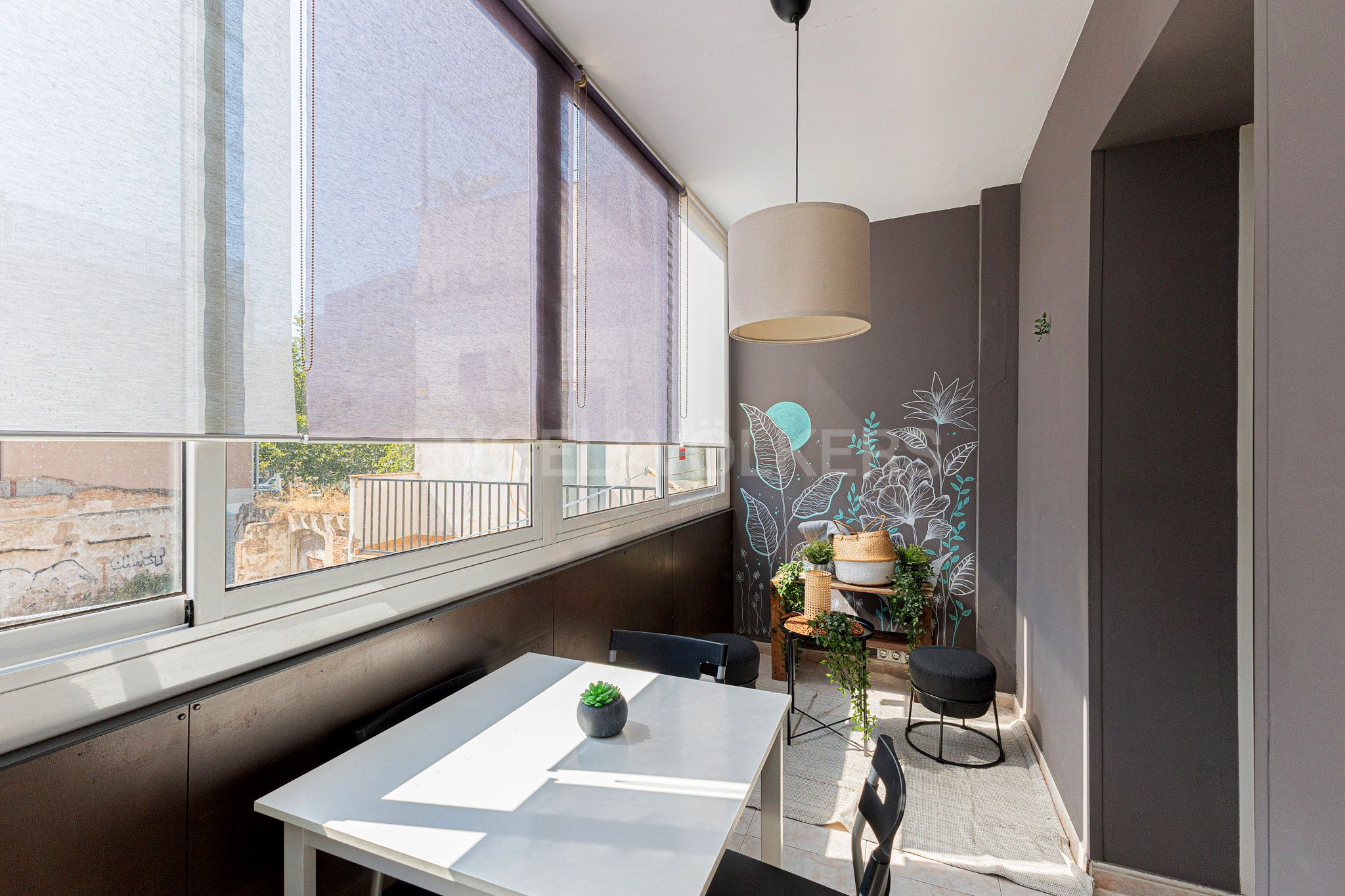 Menjador de Apartament en venda en  Barcelona Capital amb Calefacció, Moblat i Balcó
