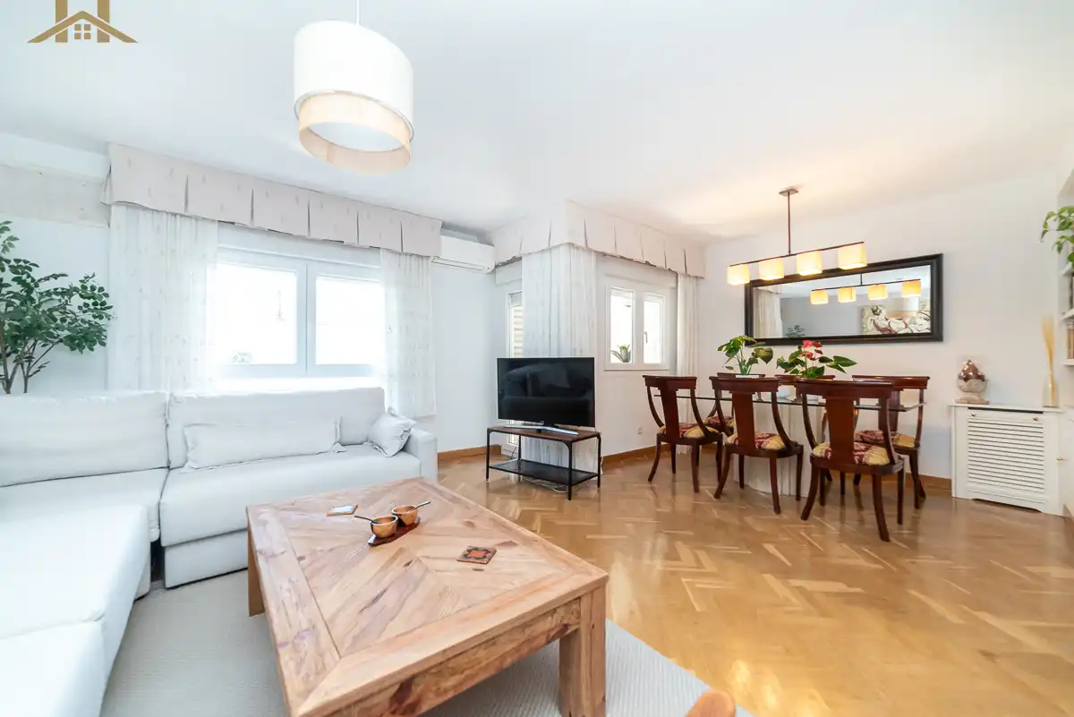 Living room of Flat for sale in Pozuelo de Alarcón  with Air Conditioner, Heating and Terrace