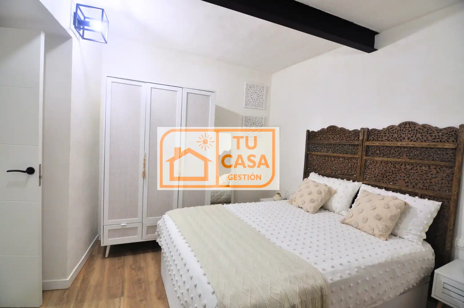 Habitación de Casa adosada en venta en Cáceres con Parquet, Horno y Lavadora