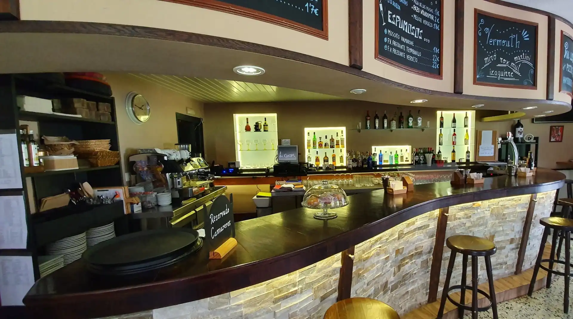 Local comercial en venda a Caso