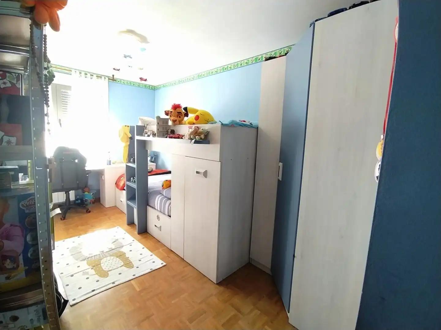 Habitación de Piso en venta en Avilés con Calefacción y Parquet