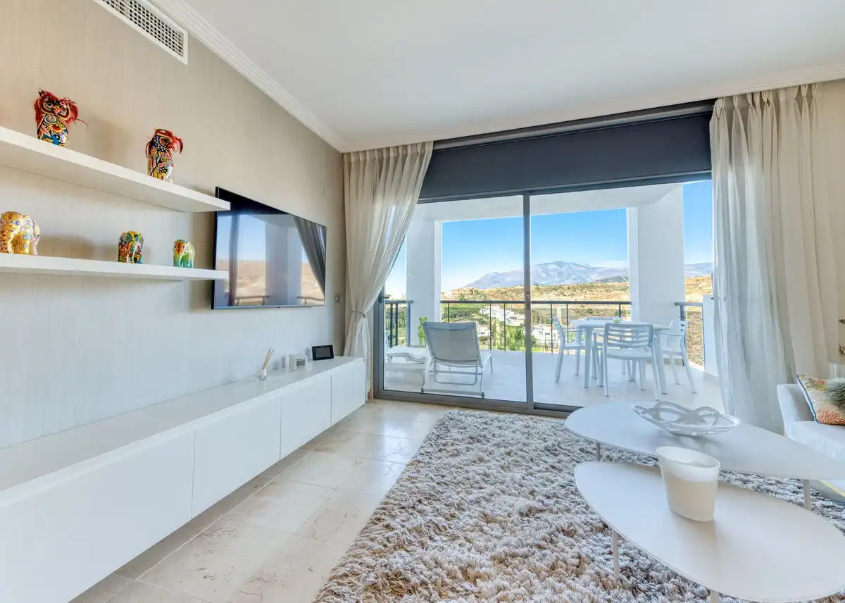 Living room of Apartments for sale in Benahavís  with Air Conditioner, Terrace and Storage room