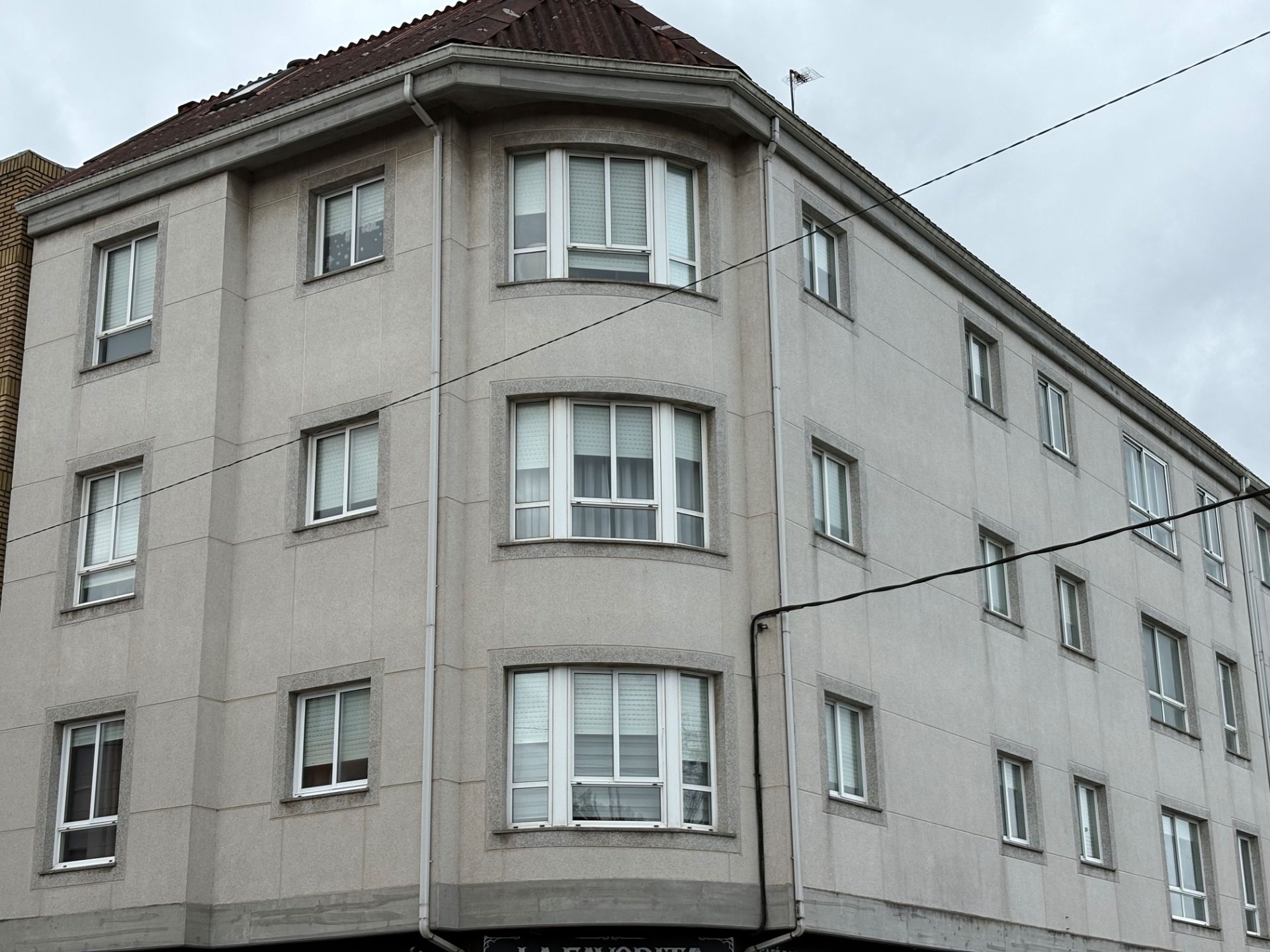 Vista exterior de Pis en venda en Narón amb Calefacció, Parquet i Traster