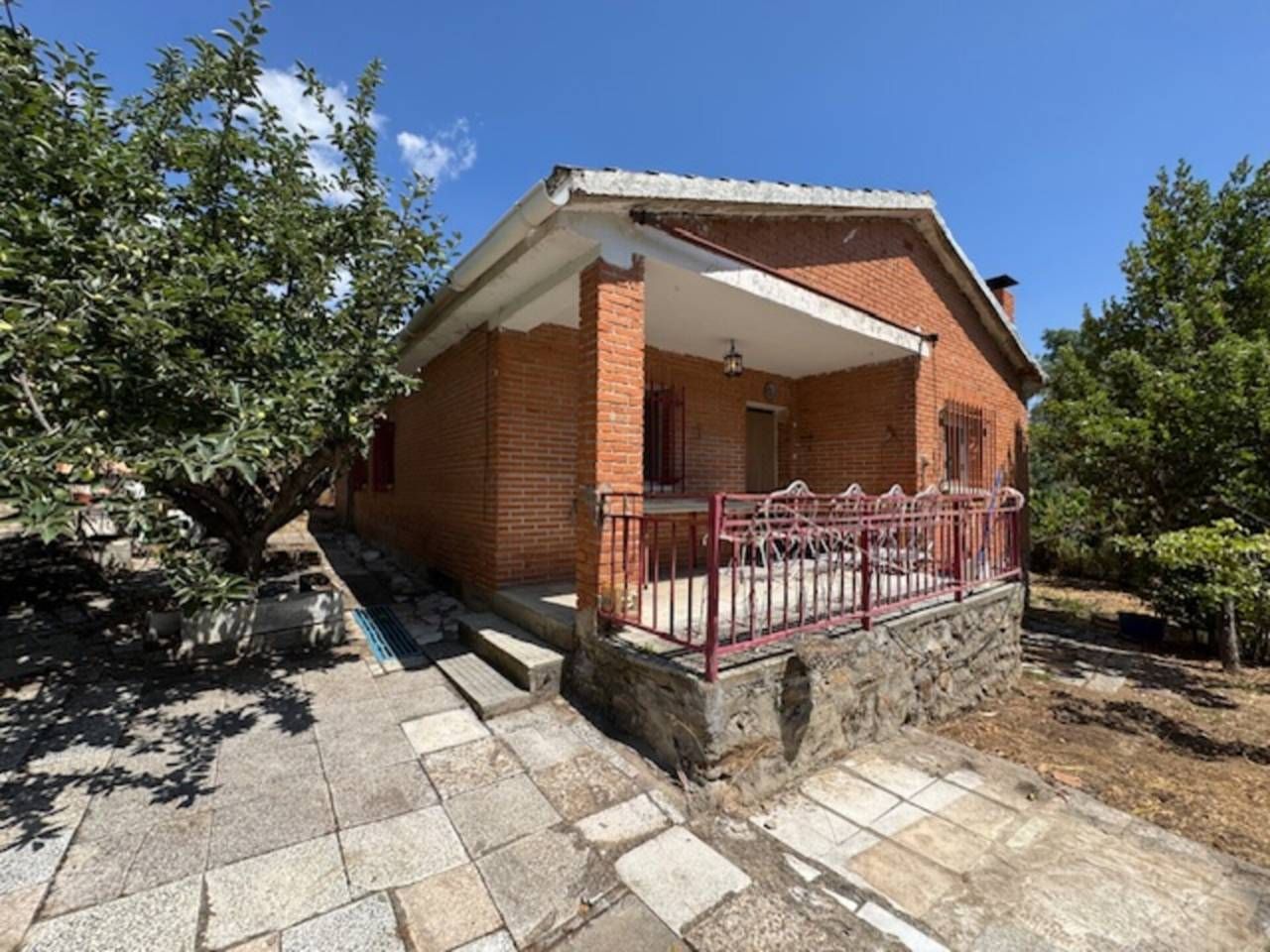 Vista exterior de Casa o chalet en venta en Villavieja del Lozoya con Jardín privado, Terraza y Amueblado