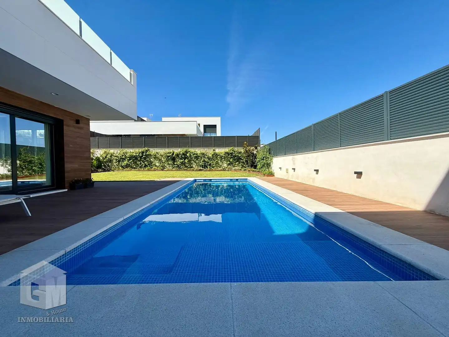 Piscina de Casa adosada en venda en Villaviciosa de Odón amb Calefacció, Jardí privat i Terrassa