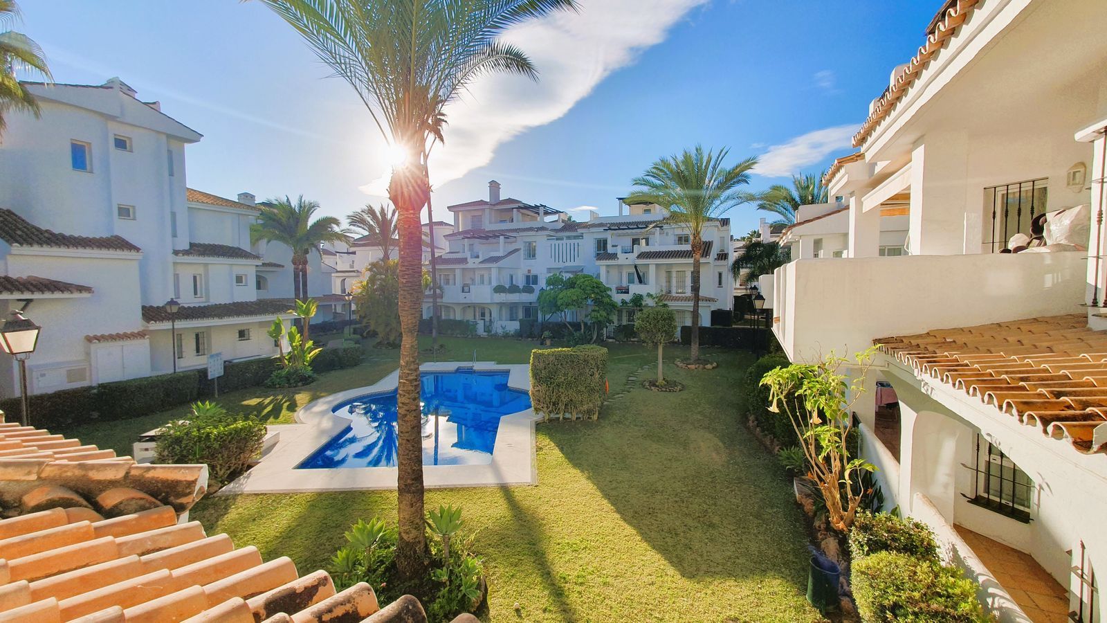 Exterior view of Apartment for sale in Marbella  with Furnished and Community pool
