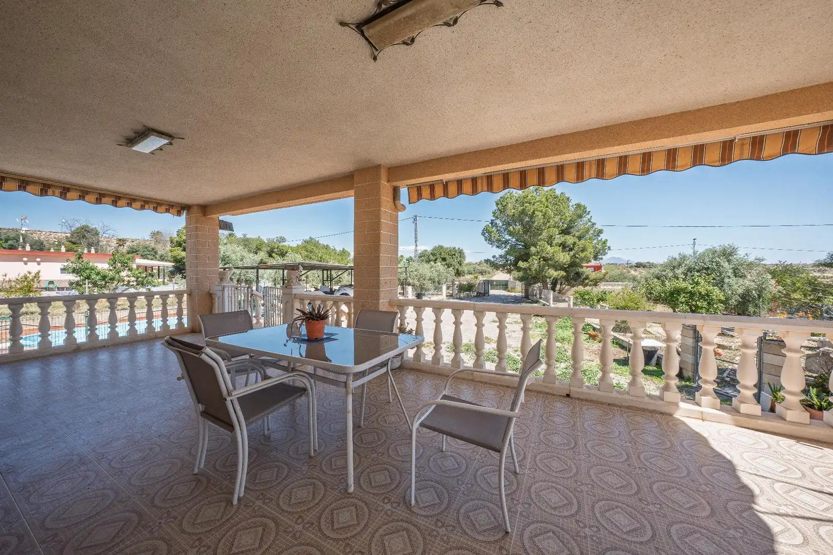 Terrassa de Casa o xalet en venda en Alicante / Alacant amb Aire condicionat i Piscina