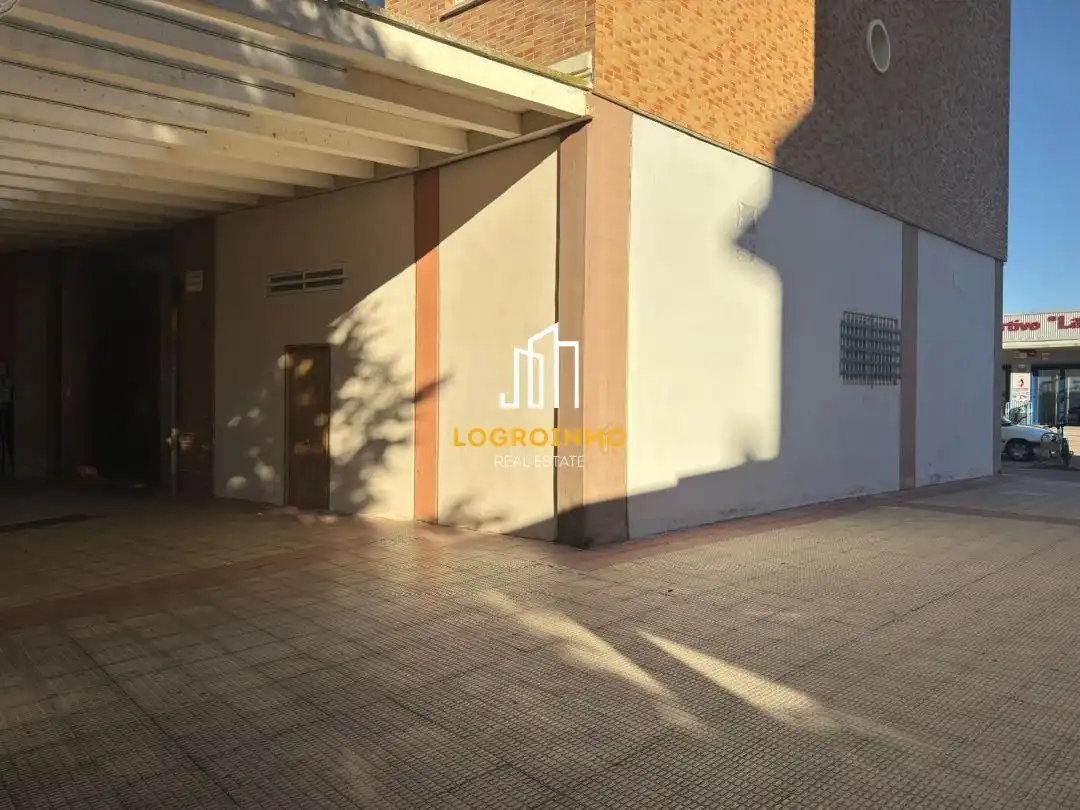 Parkplatz von Geschaftsraum zum Verkauf in  Logroño
