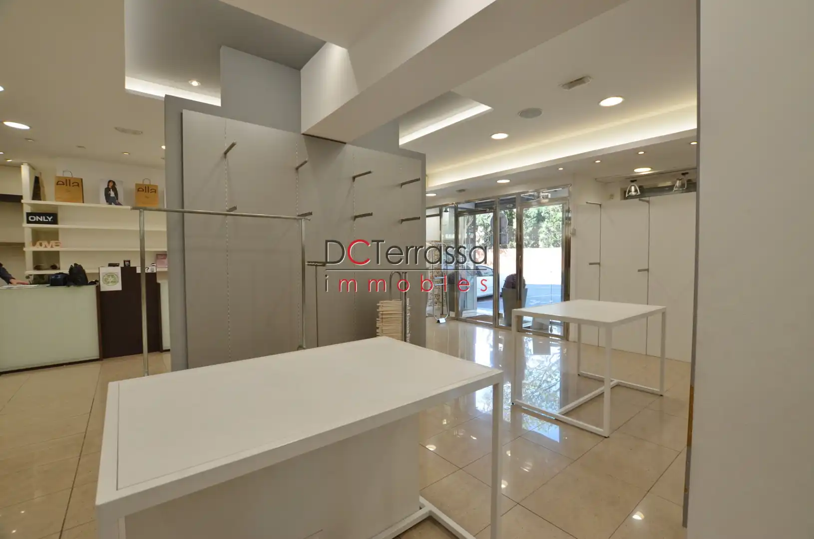 Local en venta en Terrassa con Aire acondicionado, Calefacción y Amueblado