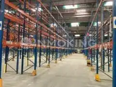 Außenansicht von Fabrikhallen zur Miete in Valdemoro mit Heizung